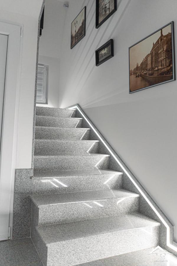 J&S Apartments Nis Bagian luar foto