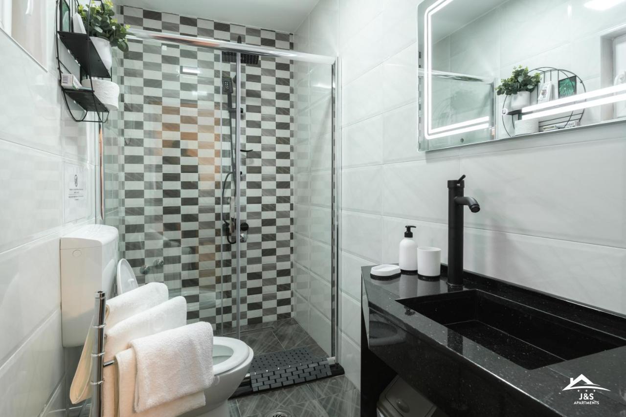 J&S Apartments Nis Bagian luar foto