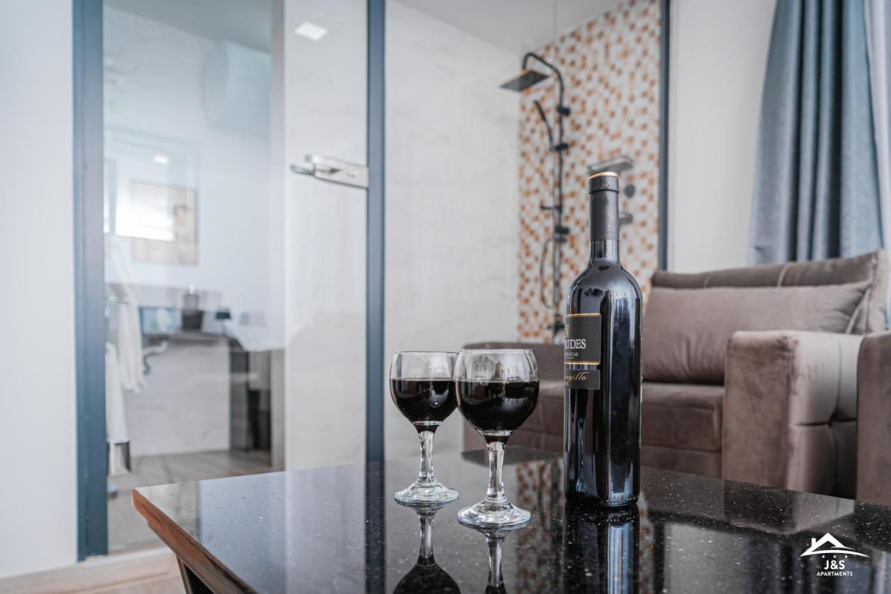 J&S Apartments Nis Bagian luar foto