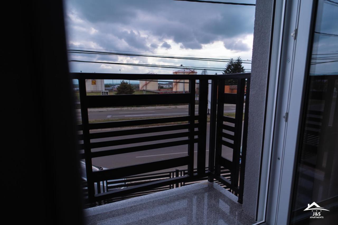J&S Apartments Nis Bagian luar foto