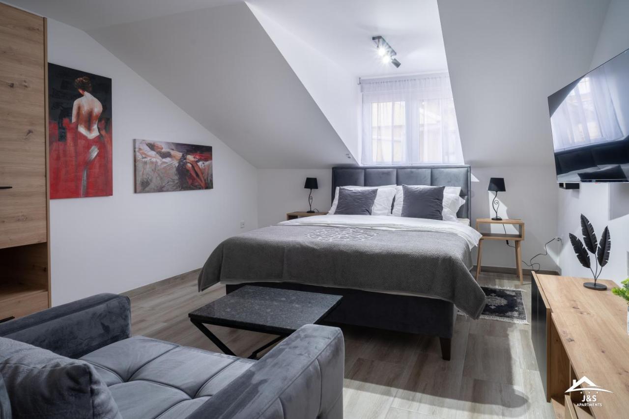 J&S Apartments Nis Bagian luar foto