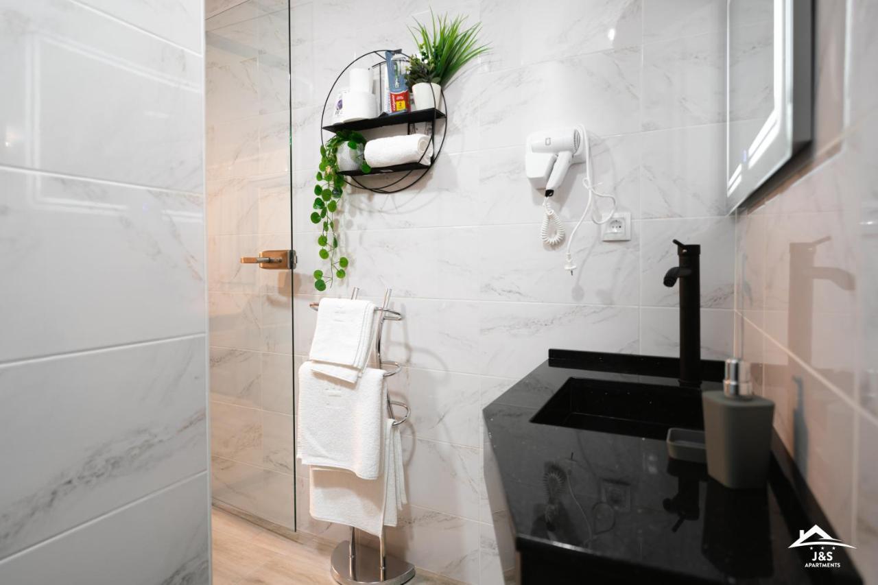 J&S Apartments Nis Bagian luar foto