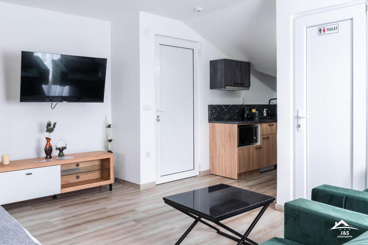 J&S Apartments Nis Bagian luar foto