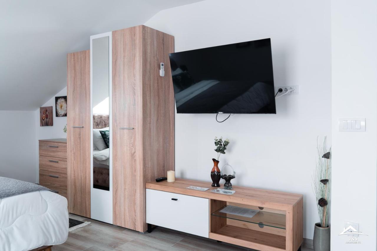 J&S Apartments Nis Bagian luar foto