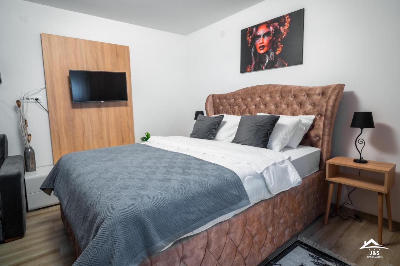 J&S Apartments Nis Bagian luar foto