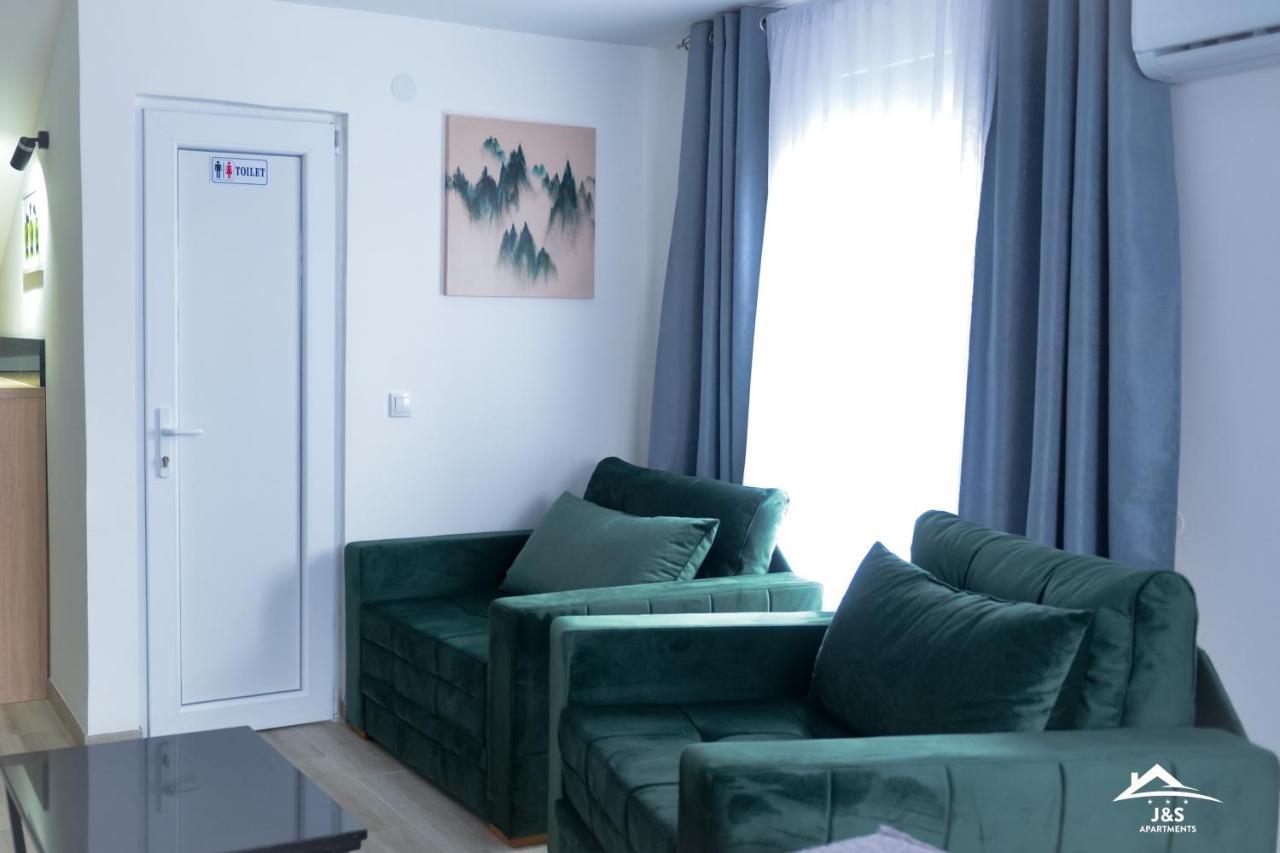 J&S Apartments Nis Bagian luar foto